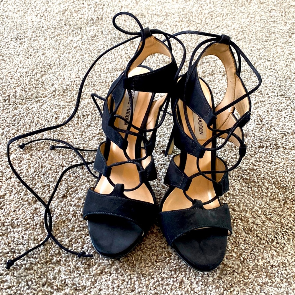 Steve Madden Wrap pumps